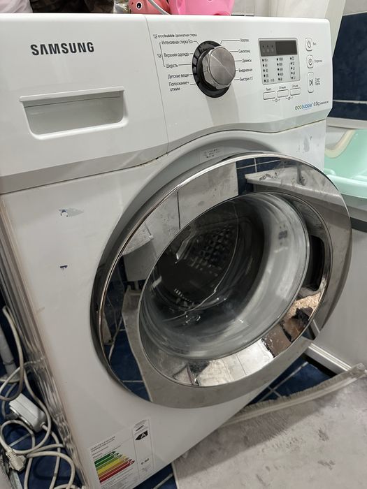 Срочно продам стиральную машину на запчасти