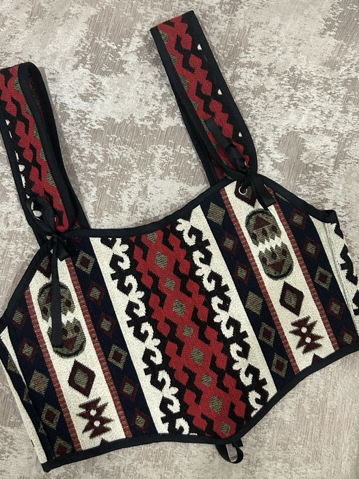этно корсет с орнаментами