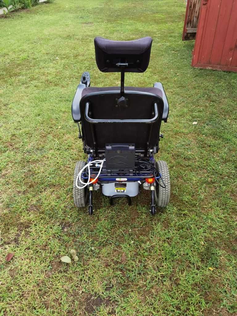 Vând scaun rulant electric PTR persoane cu dizabilități