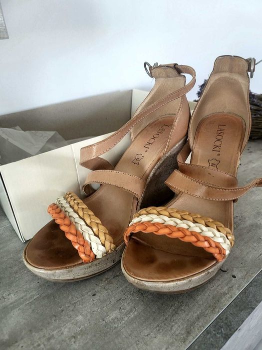 Sandale Lasocki, platforme