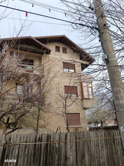 Apartament 3 camere, etaj 1, str. Praga