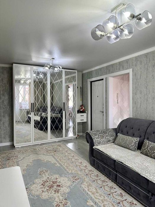 Продам 3-комнатную квартиру в центре города