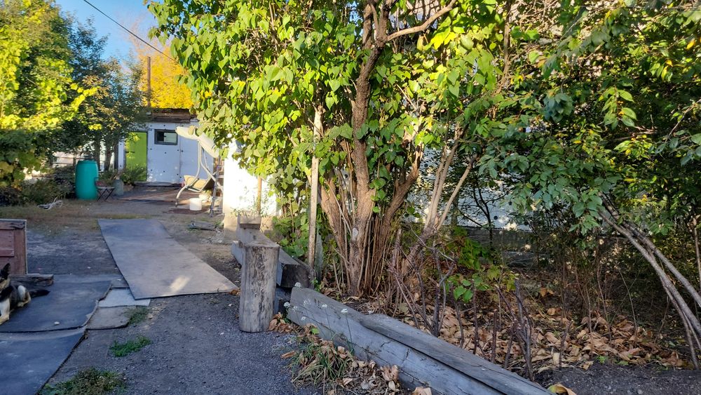 Продам половина  Дома  на  два хозяина  в михайловке, рай. Стадион