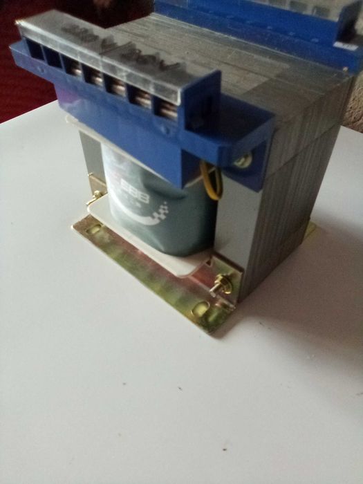 Transformator nou 1500 wati cu tensiuni de 26V si 400V