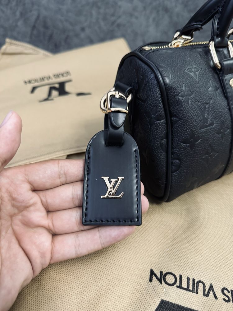 Louis vuitton черна чанта