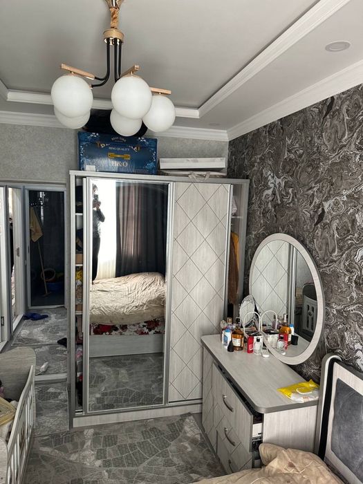 Чиланзар 24.  3 х комнатная ЕВРО ремонт Срочно