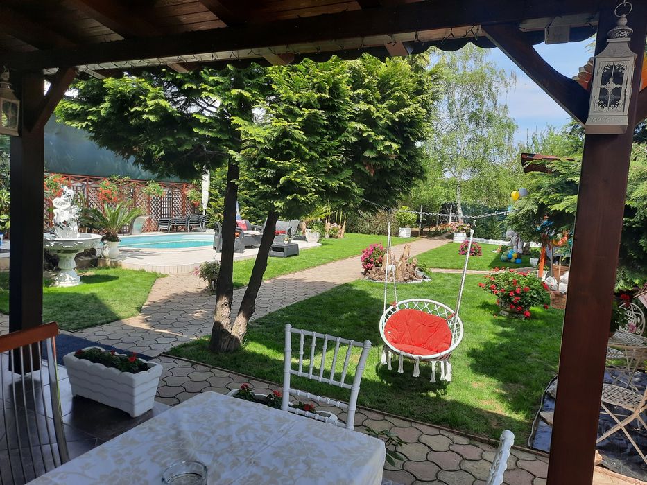 VILA DE INCHIRIAT in Regim Hotelier