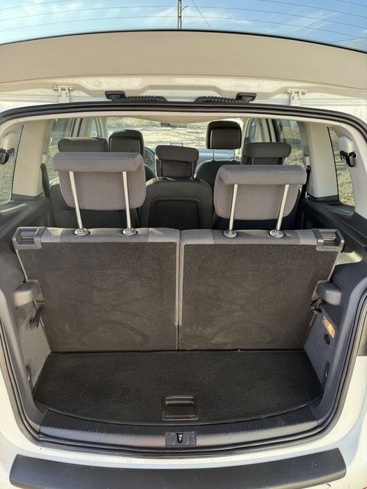 VW Touran 7 locuri