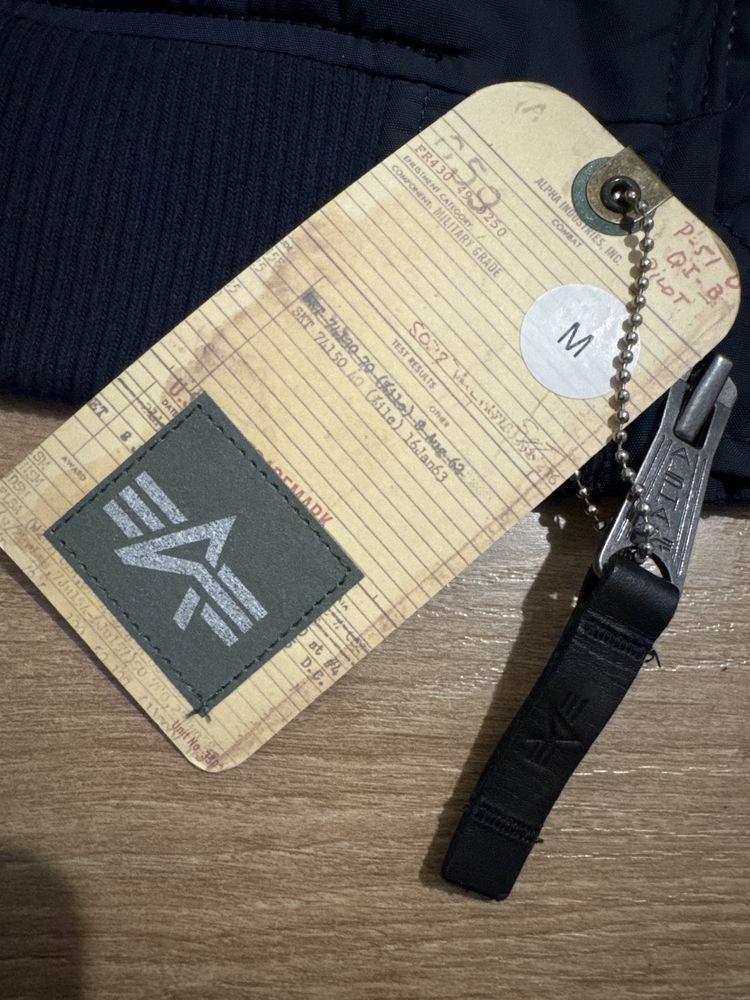Alpha industries яке- чисто ново