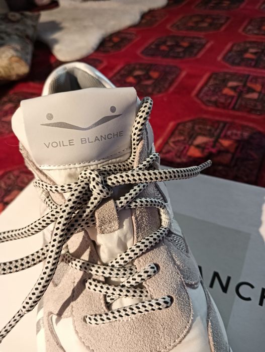 Voile blanche.de dama