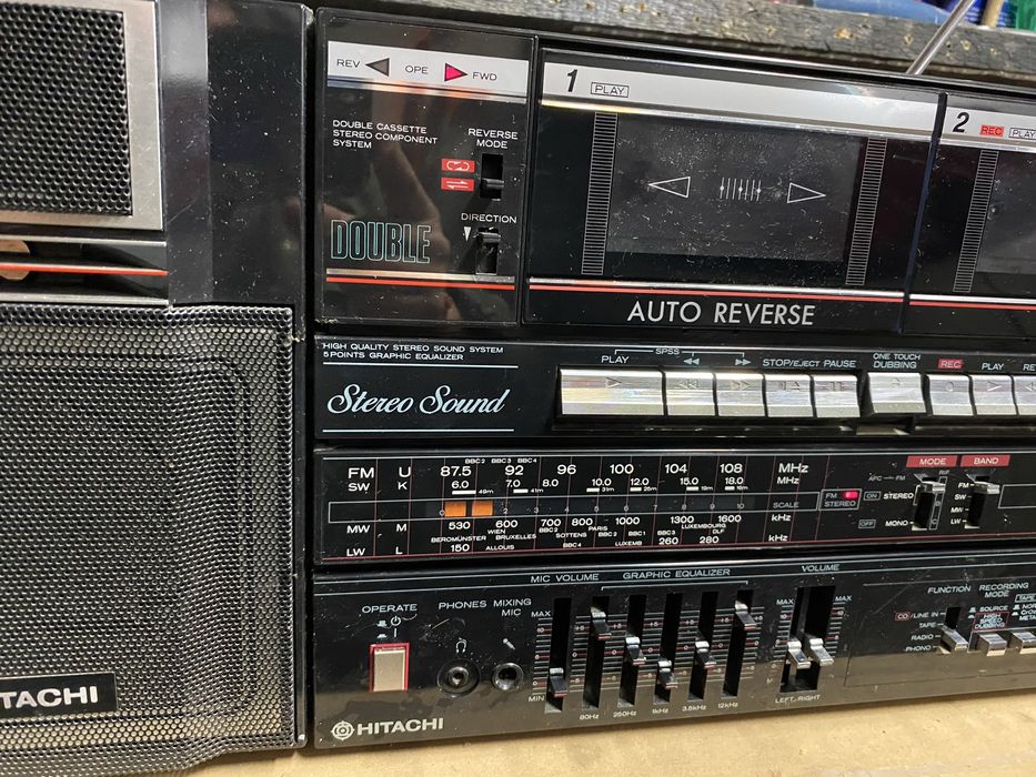Касетофон “Хитачи”