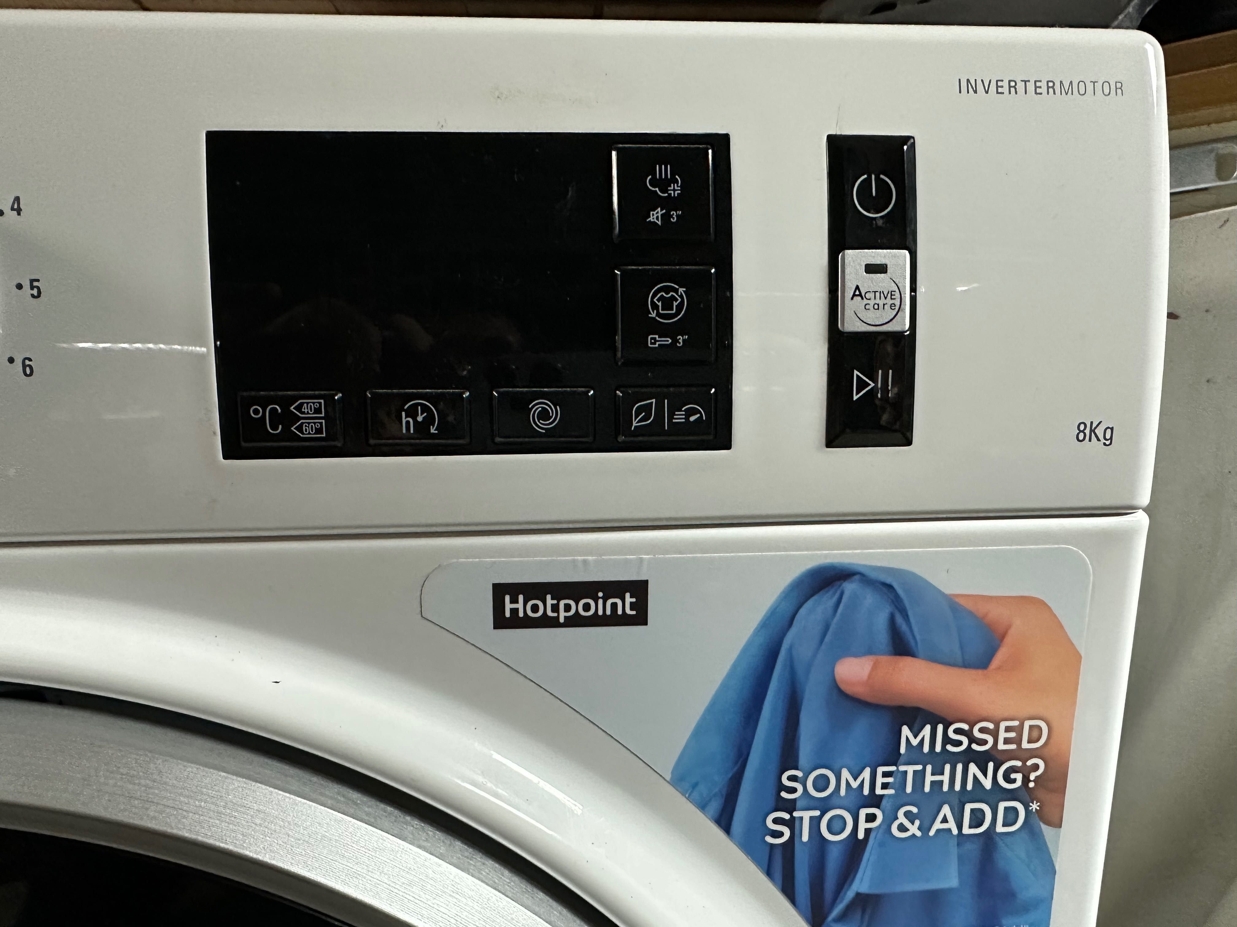 Продавам нова  Hotpoint NM11 825 WS A EU