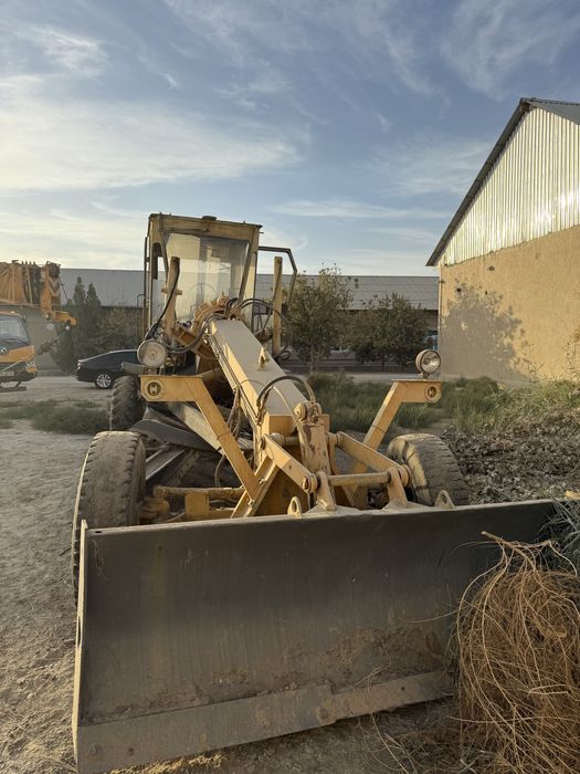 Автогрейдер ДЗ-143