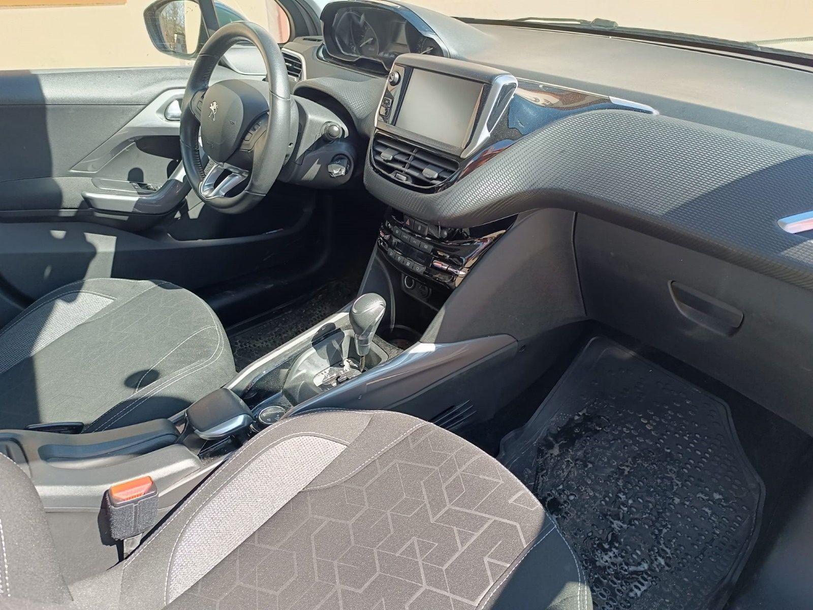 2018 Peugeot 2008 | 33.000km unic proprietar