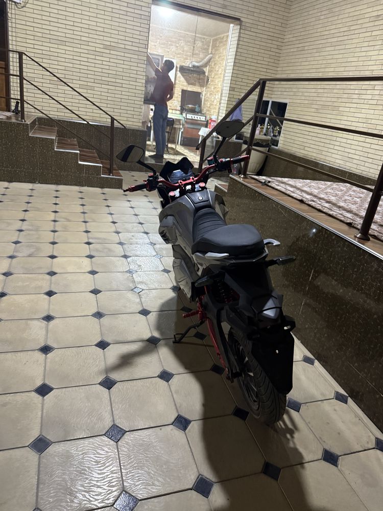 Electro moto сотилади