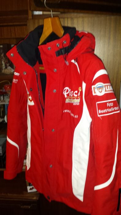 Дамско ски яке.Без следи от употреба.