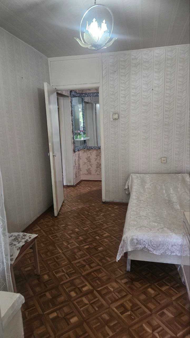 2 комнат. Чиланзар-26 Кв. Кирпичный Дом. Балкон 2--6.