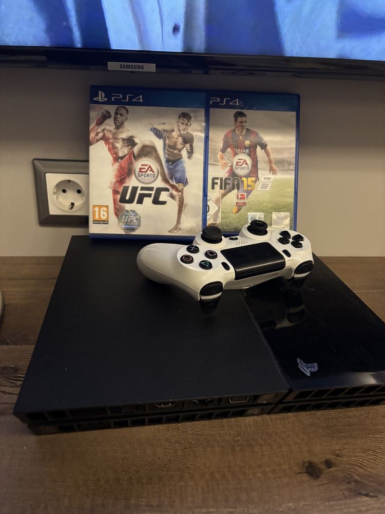 Playstation 4 с подарък 2 игри