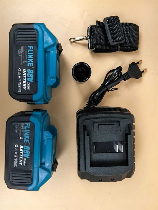 Cheie impact 400 Nm cu 2 baterii 88V 319 lei