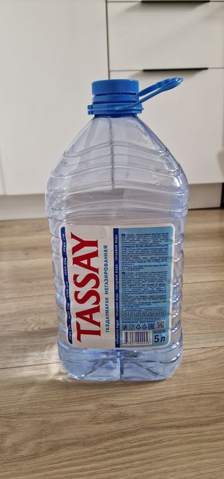 Бутылки из воды тассай