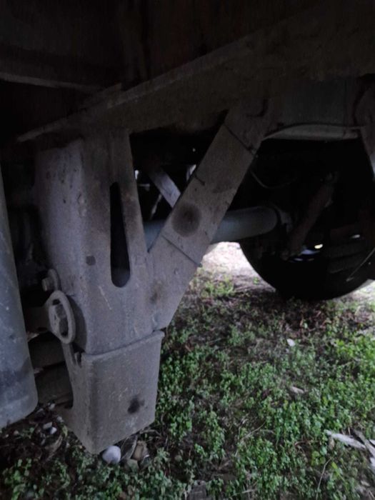 Dezmembrez semiremorca prelata