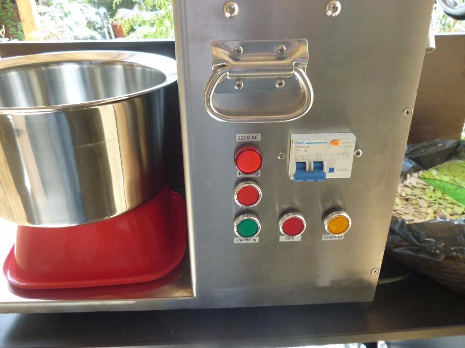 Presa de ulei la rece putere instalata 2Kw - garantie 1 an