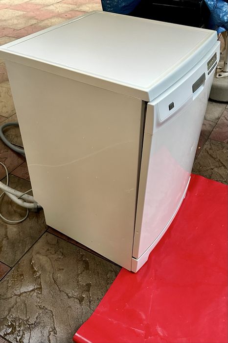 Masina de spalat vase, ELECTROLUX. Modrl XXL, stare ecelenta!