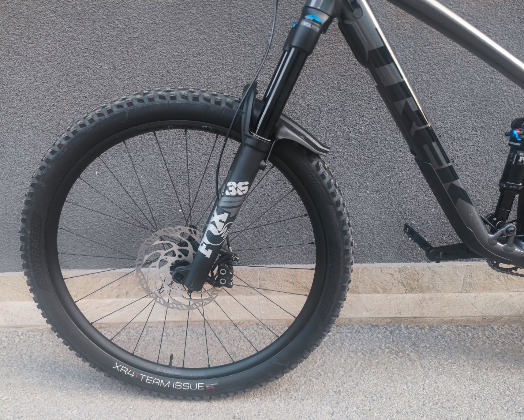 Алуминиев Велосипед 29 Trek Full Fox 38 2023г Magura