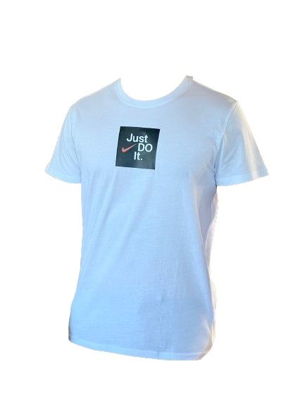Vând tricou Nike “Just Do It.”