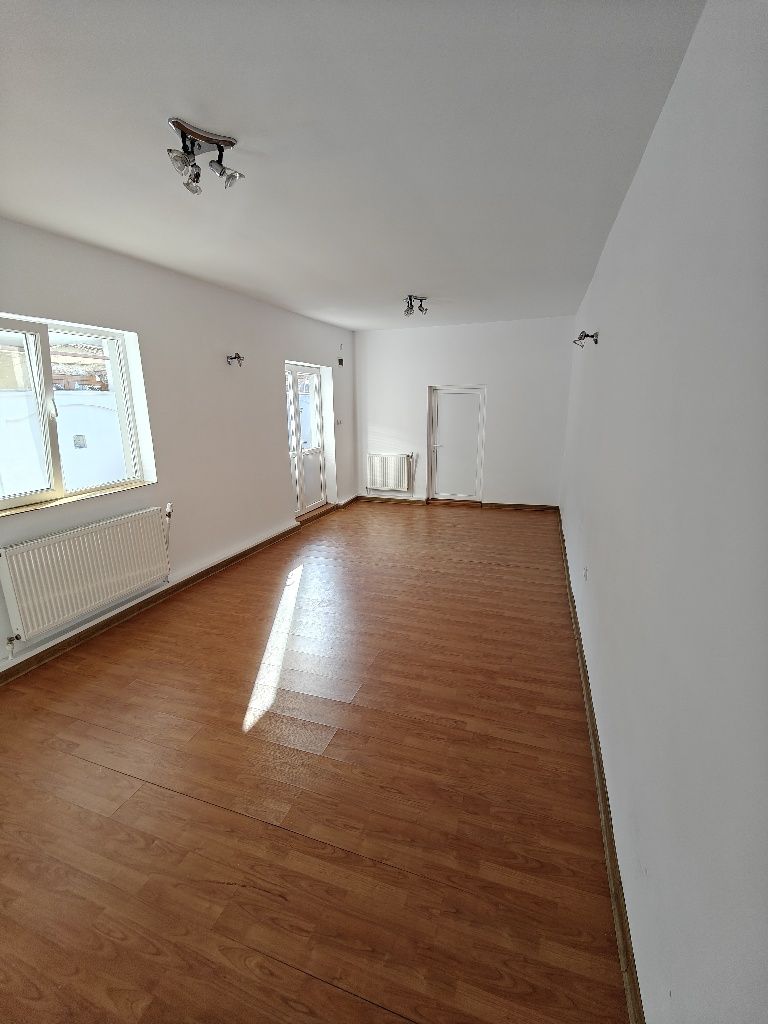 Vand casa zona  Coiciu/Trocadero