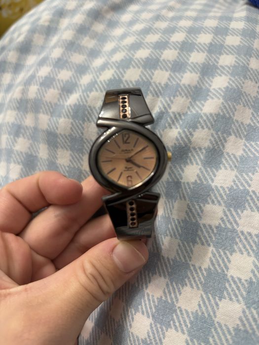 Продаются часы.