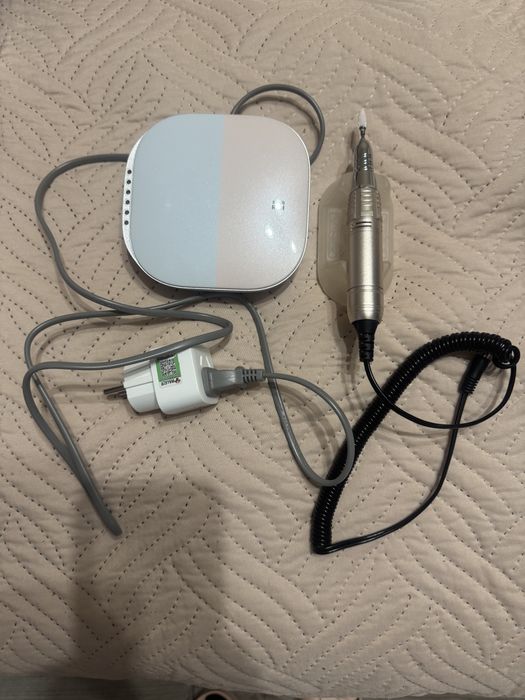 Електрическа пила с тъч скрийн дисплей и безчетков мотор 35 000оборота