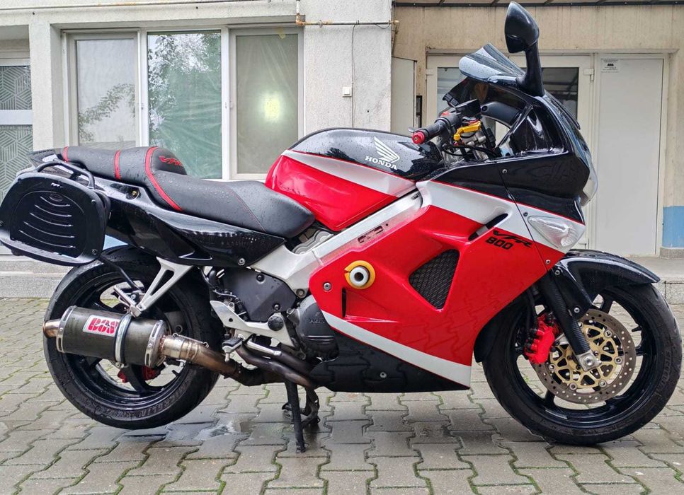 Vand Honda VFR 800 FI, ocazie unica, pret 2000 euro negociabil