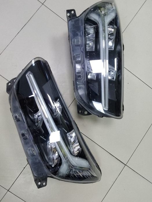 Фарове Volvo XC40 2020
