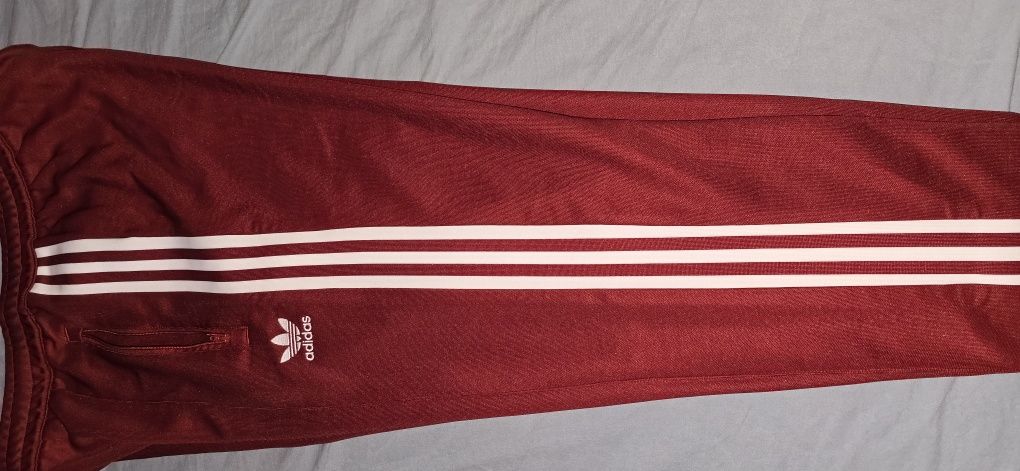 Trening Adidas rosu