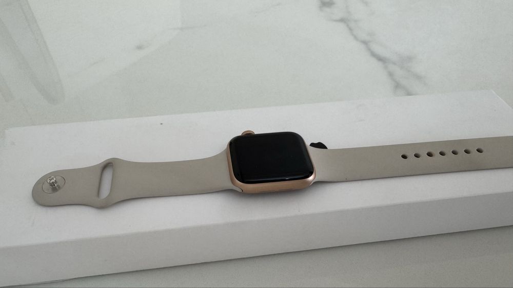 Apple watch , SE , 41 mm