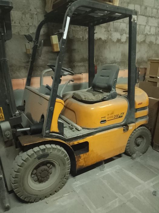 Вилочный погрузчик