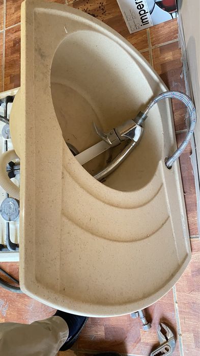 Раковина со сместителем