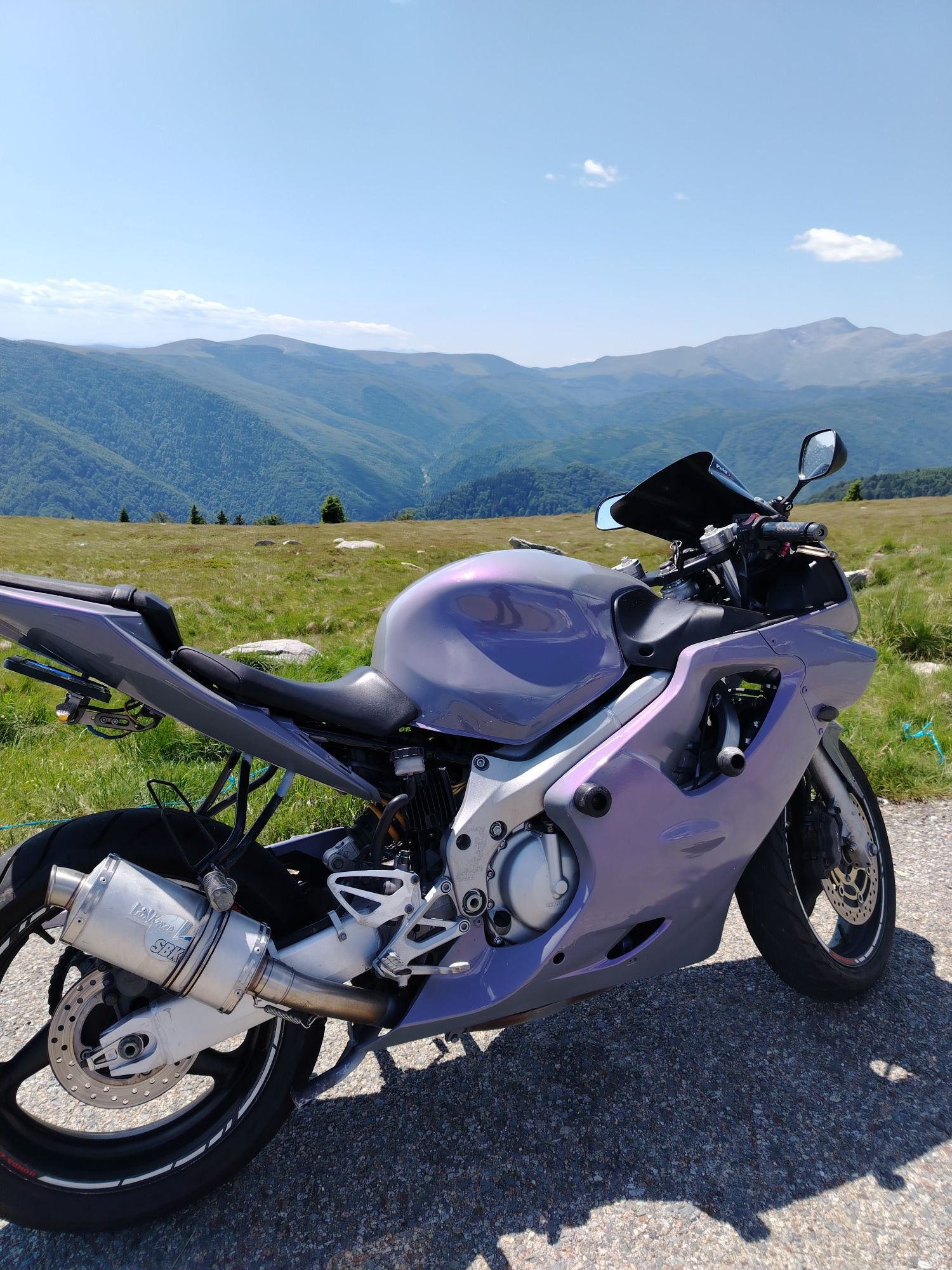 Honda cbr 35kw  f4i custom