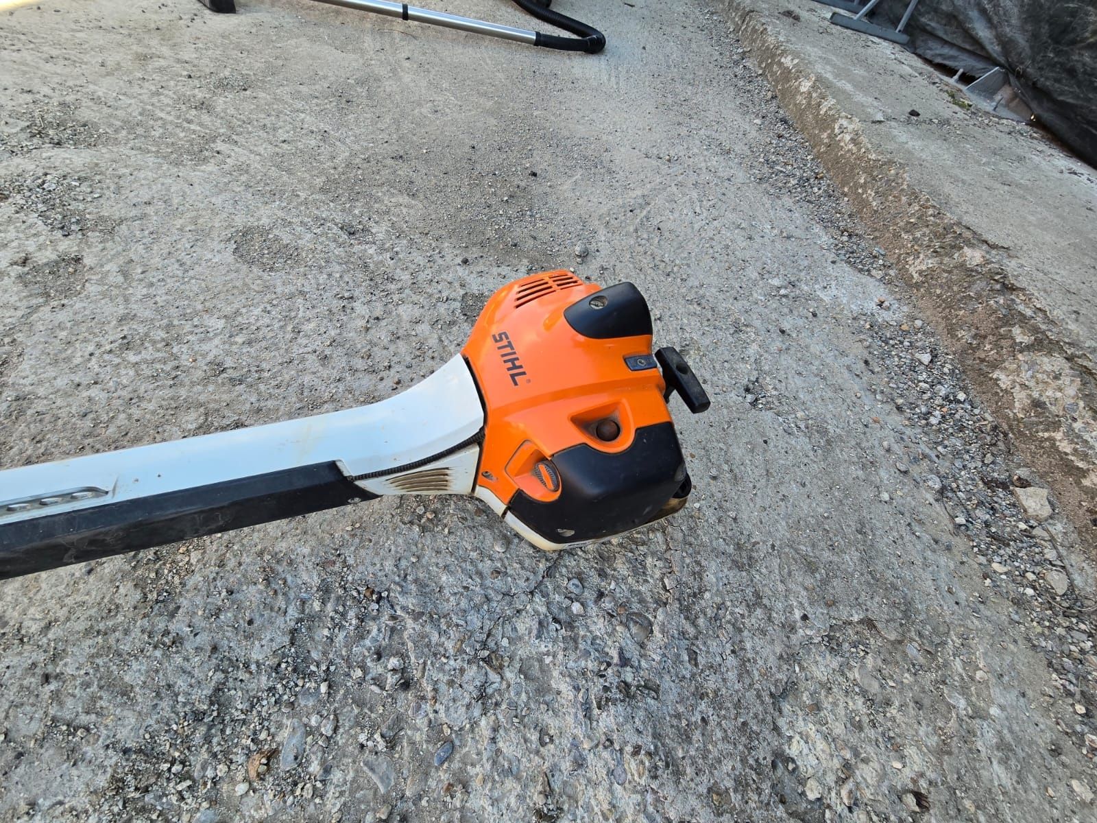 Vând 2 motocoase Stihl