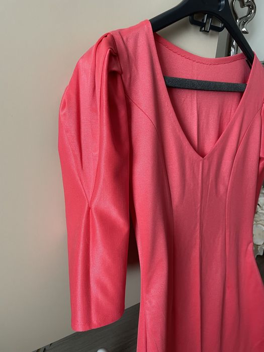 Rochie corai superbă