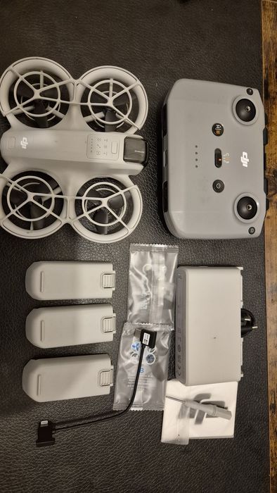 DJI NEO Fly More Combo