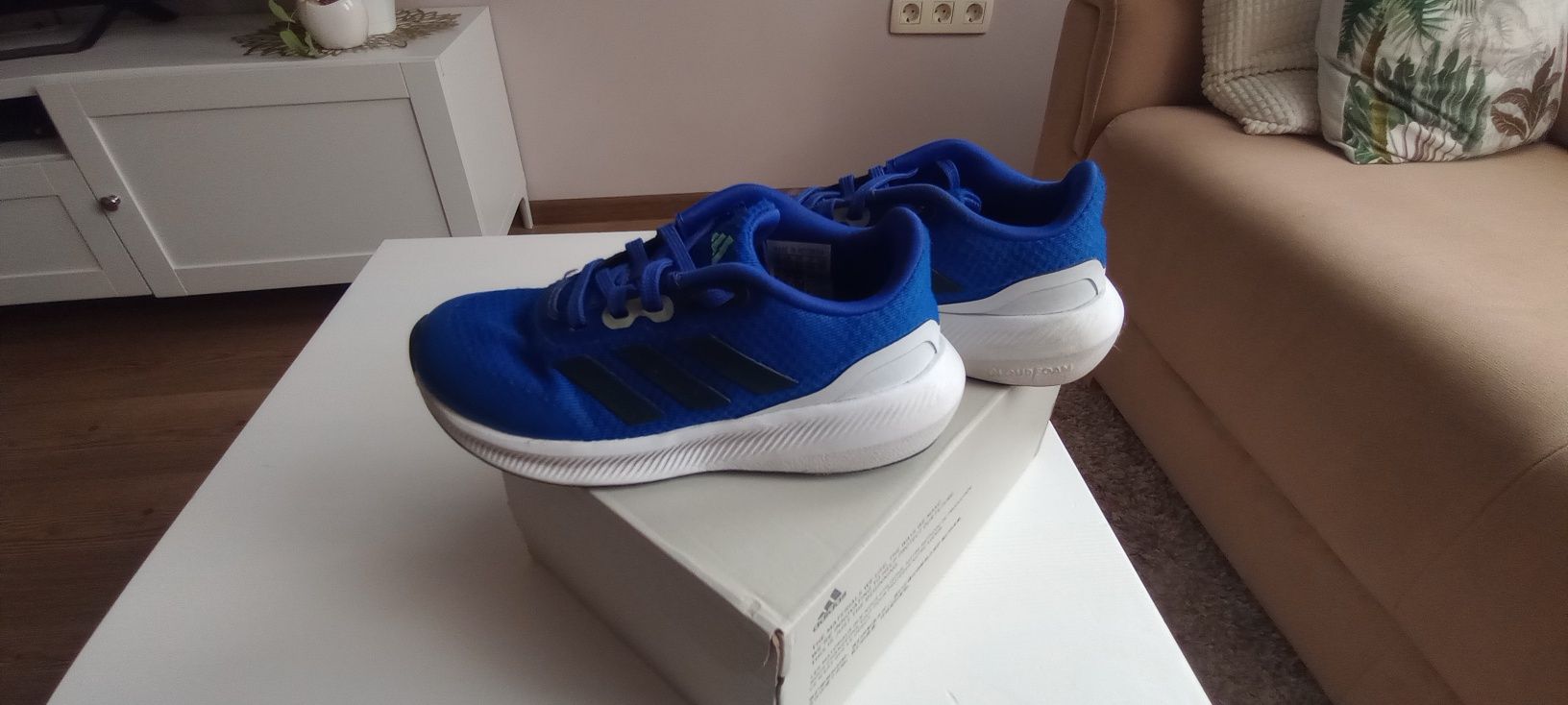 Детски маратонки Adidas номер 30