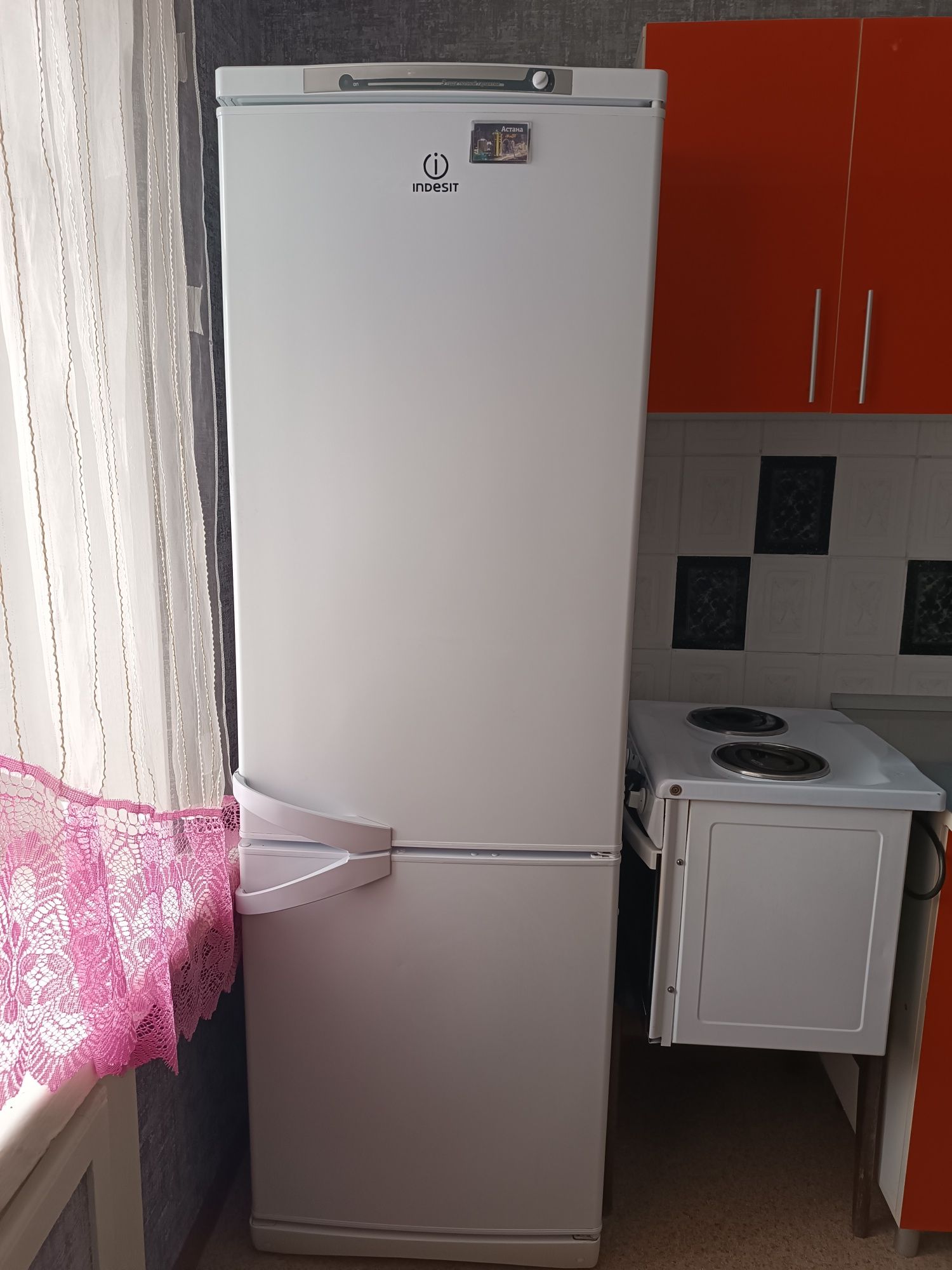 Продам холодильник