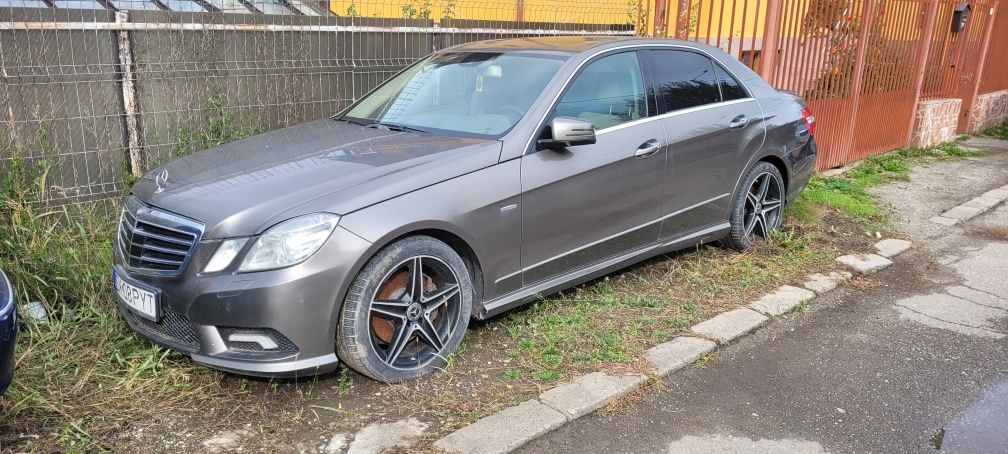 Vând Mercedes e350 4matic