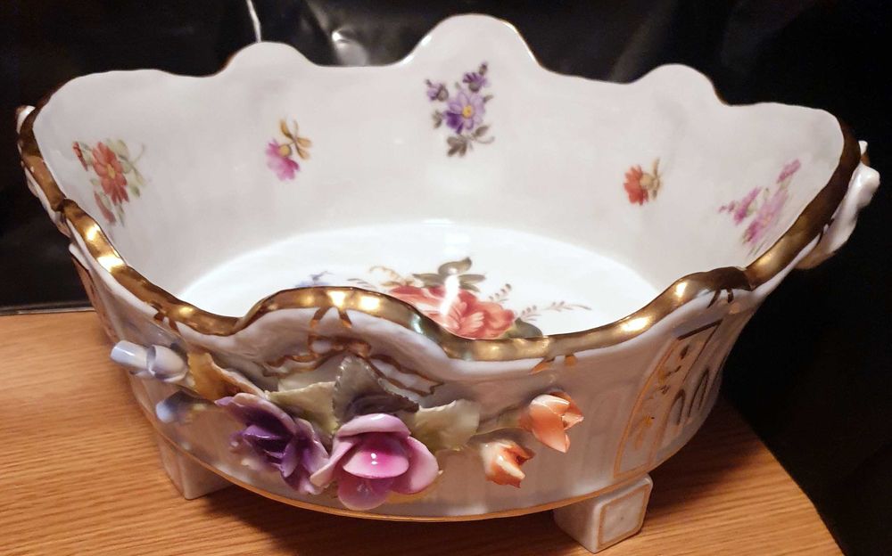 Fructiere din portelan