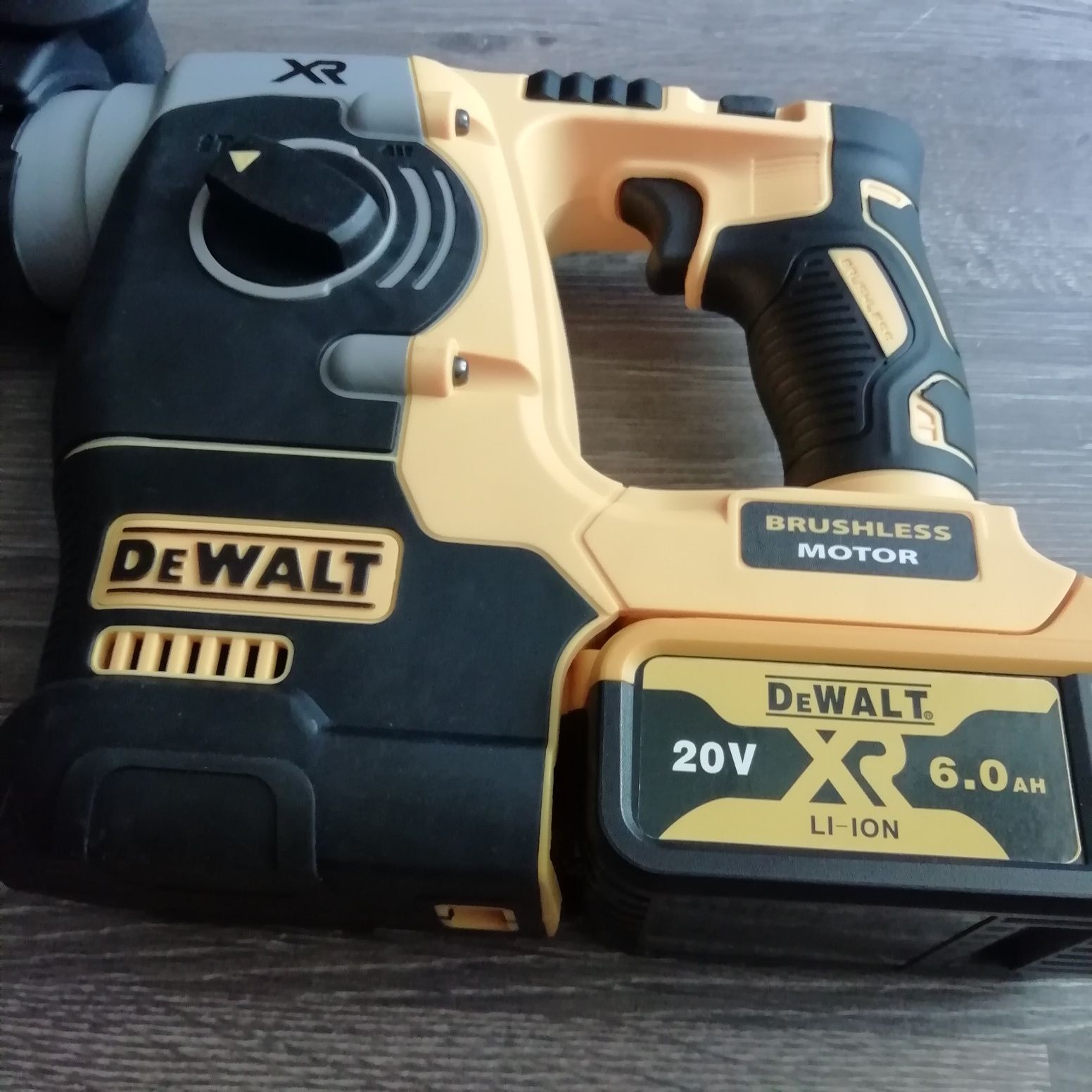 Ciocan rotopercutor DEWALT