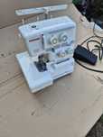 Mașină surfilat janome 204D