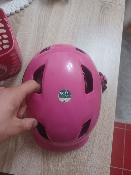 Vând cos bicicleta și casca