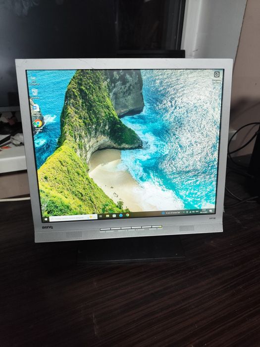 Продам монитор полностью рабочий